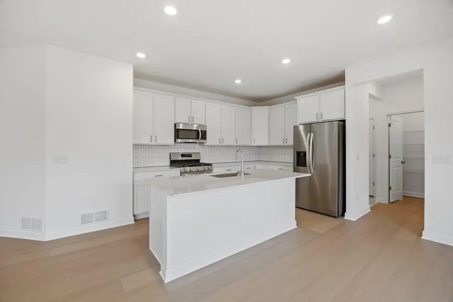 18339 Glancy Way, Lakeville, MN 55068 - Image #2