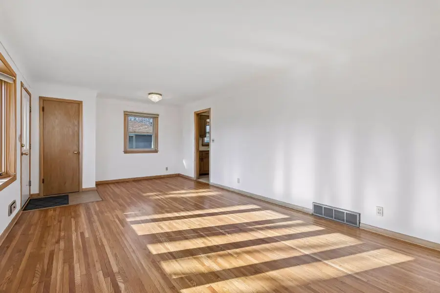 8308 Emerson Avenue S, Bloomington, MN 55420 - #3