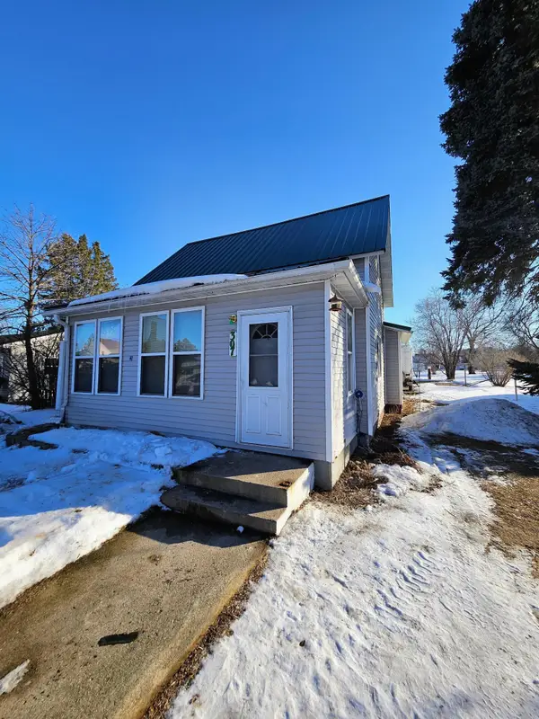 307 Leslie Avenue W, Clarissa, MN 56440