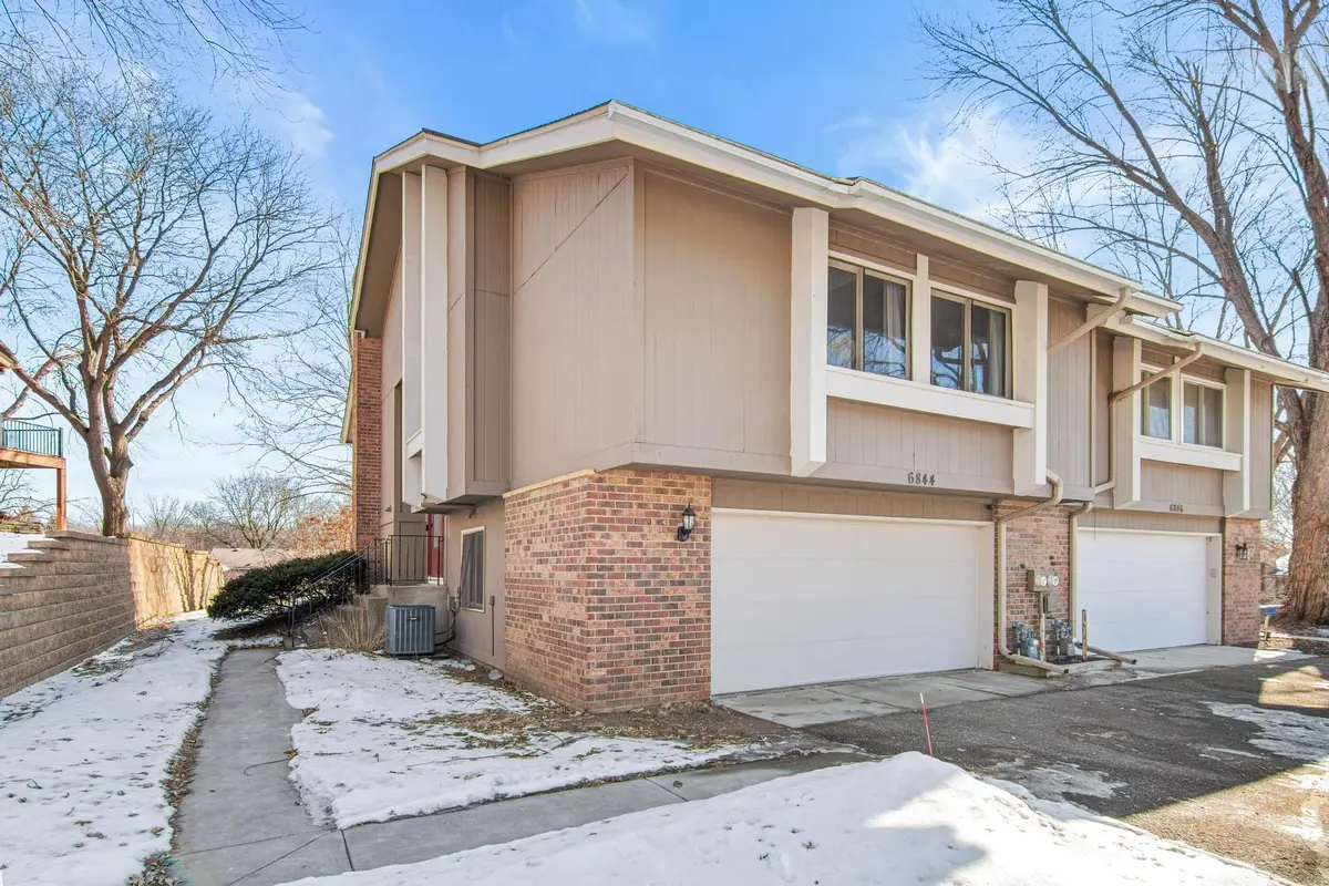 6844 Buckingham Court, Woodbury, MN 55125 - #1