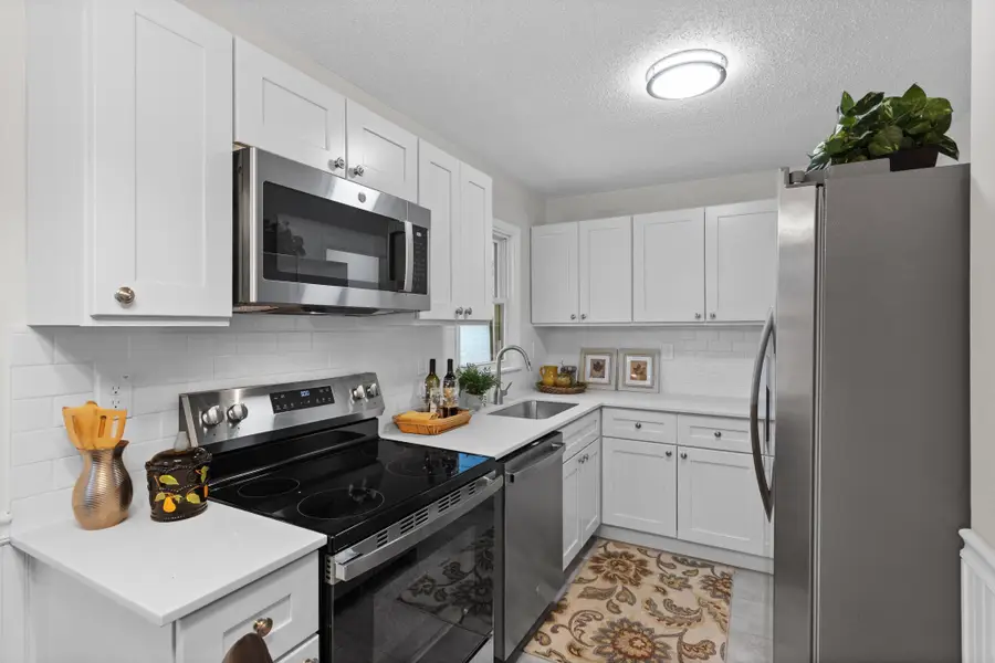 2138 3rd Street E, Saint Paul, MN 55119 - #3