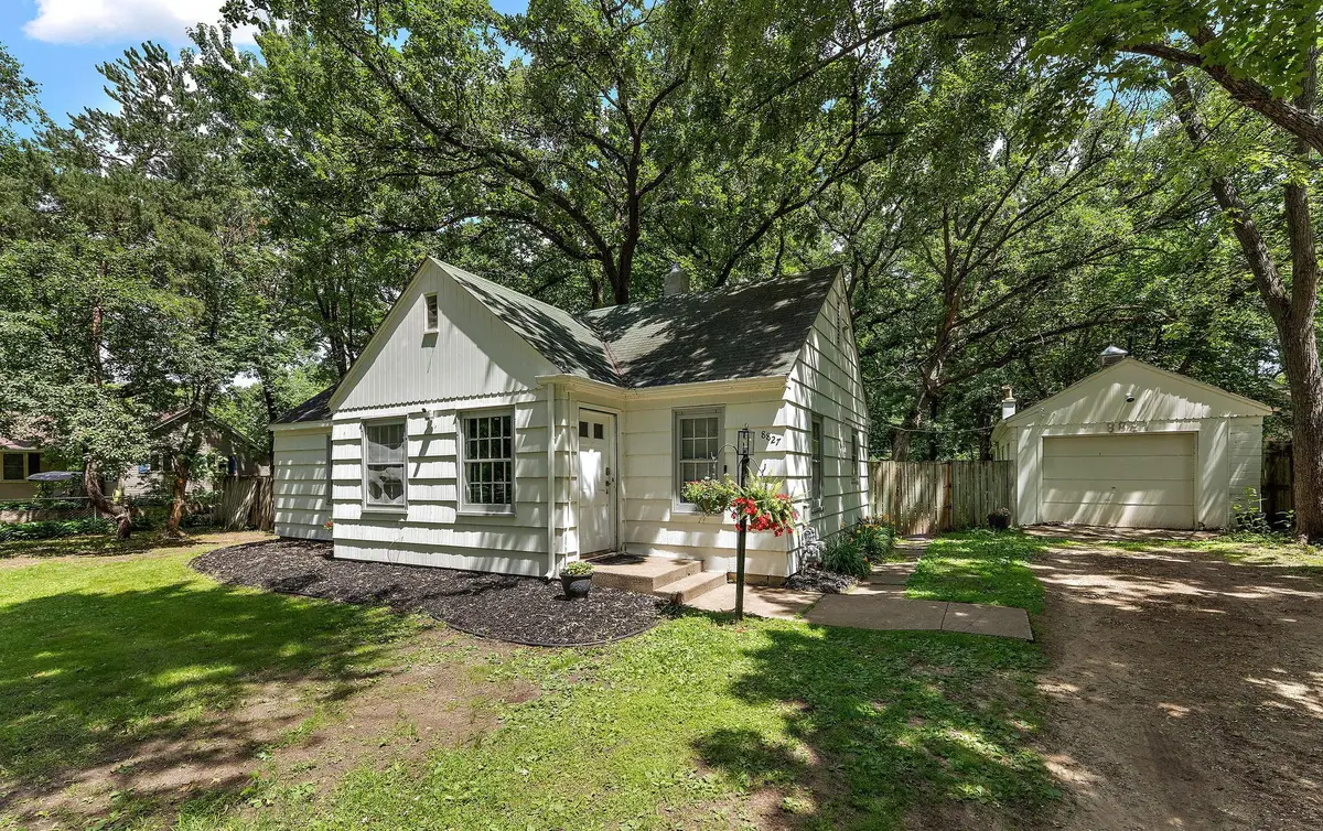 8827 Lincoln Street Ne, Blaine, MN 55434 - #1