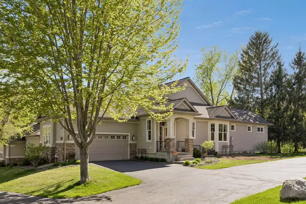 7660 Woodview Court, Edina, MN 55439