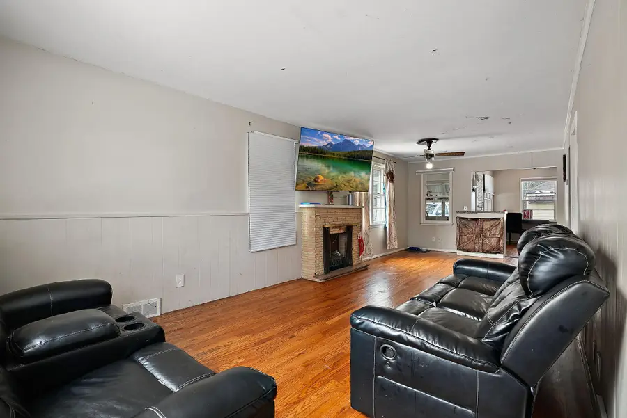 639 14th Avenue N, South Saint Paul, MN 55075 - #3