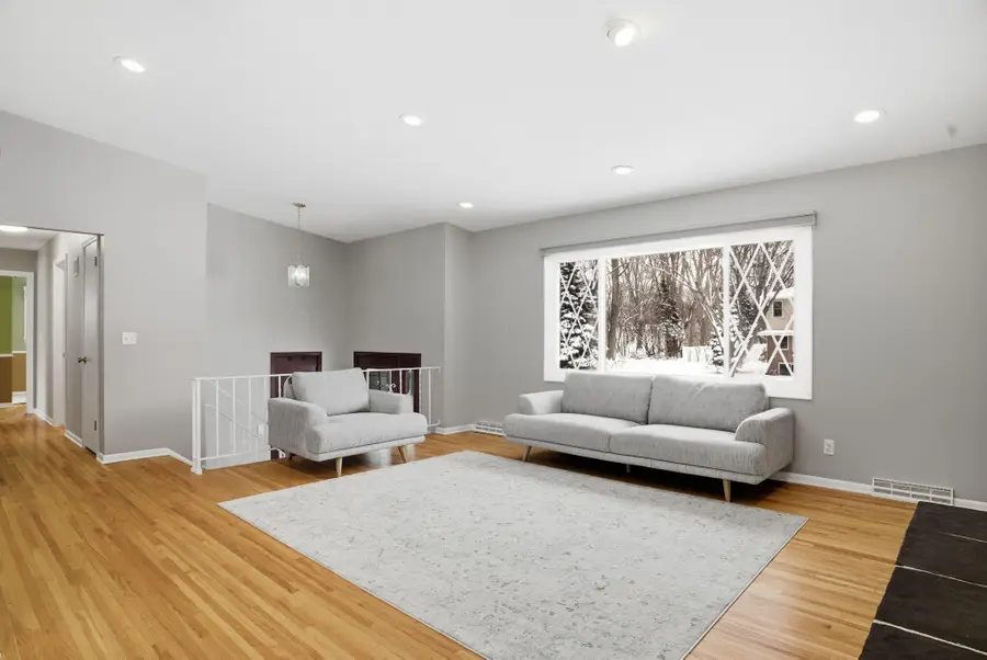 1107 Welcome Avenue N, Golden Valley, MN 55422 - #3