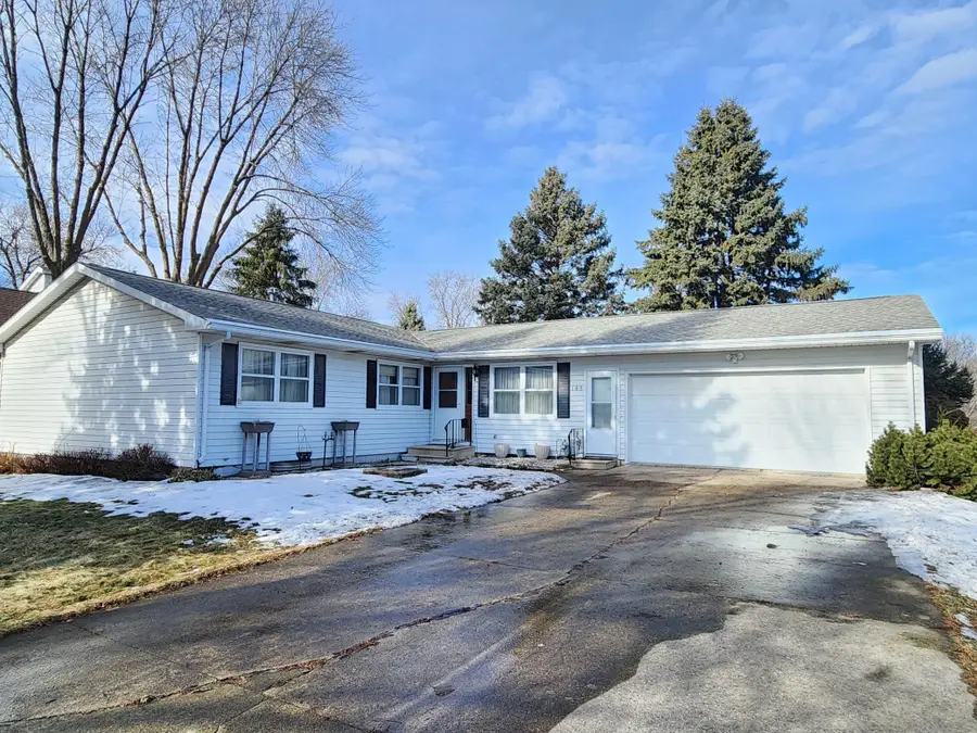 105 E Hawthorne Street, Albert Lea, MN 56007 - #2