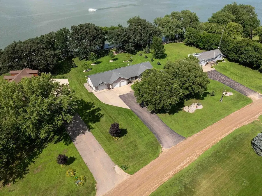 4 S Fox Lake Drive E, Sherburn, MN 56171 - #2