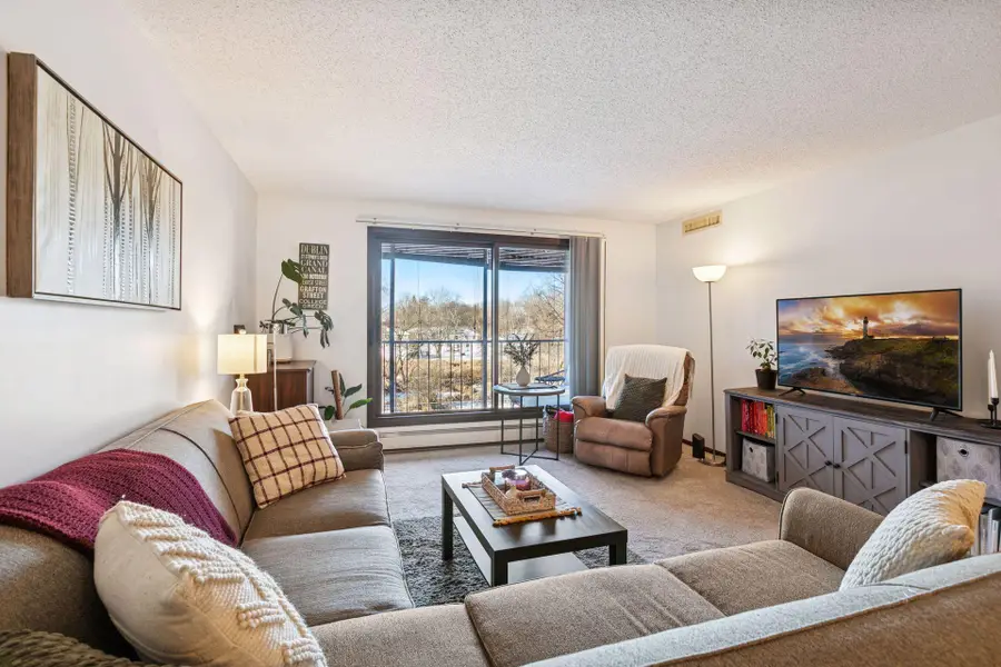 4710 58th Avenue N #201, Crystal, MN 55429 - #2