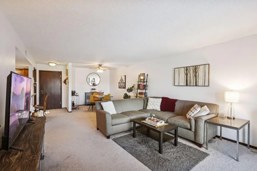 4710 58th Avenue N #201, Crystal, MN 55429 - #3