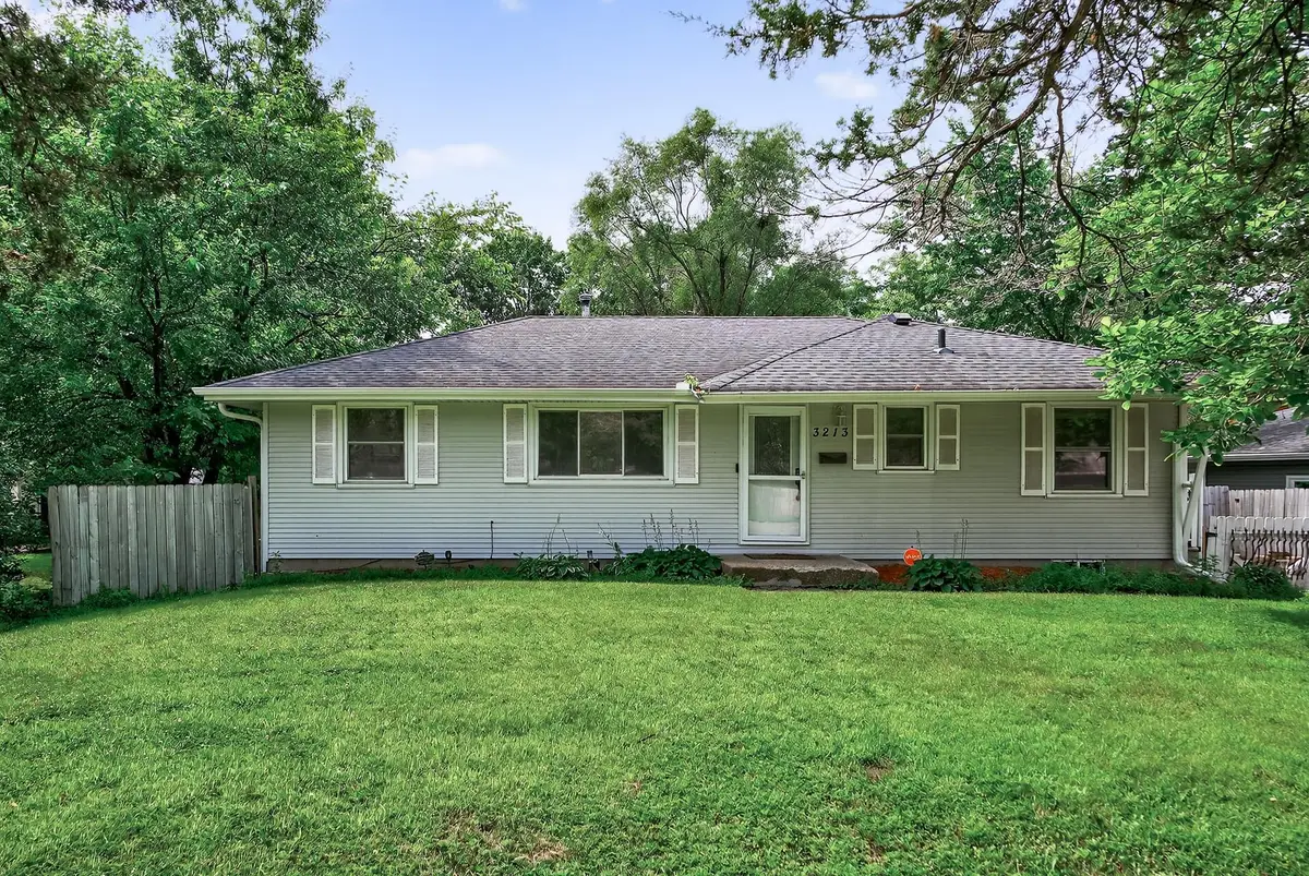 3213 W Old Shakopee Road, Bloomington, MN 55431 - #1