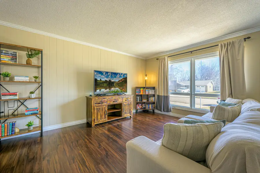 108 Mark Drive Ne, Hutchinson, MN 55350 - #3