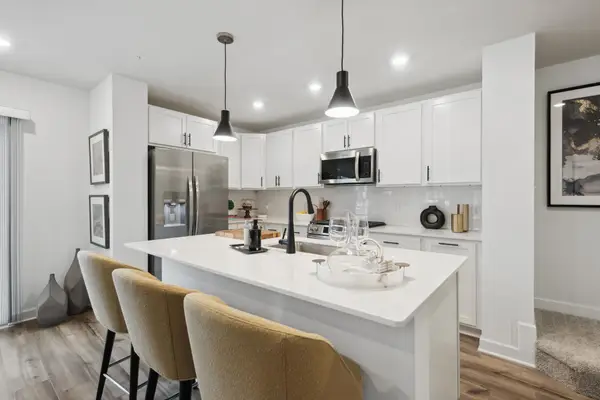 14998 Adare Way, Rosemount, MN 55068