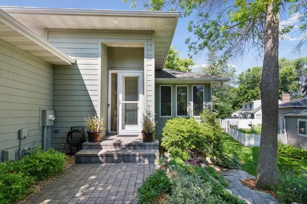 15703 Sussex Drive, Minnetonka, MN 55345