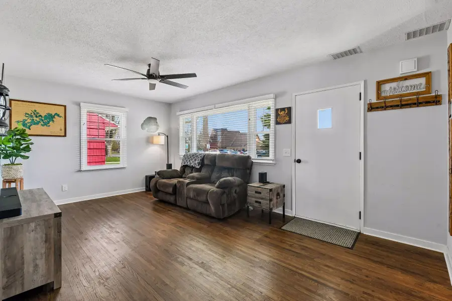 508 E 2nd Street, Waconia, MN 55387 - #2