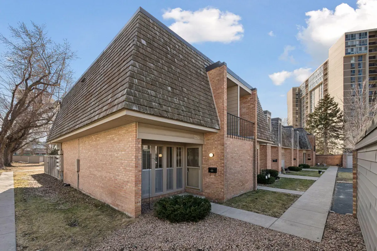 6433 Barrie Road, Edina, MN 55435 - #1