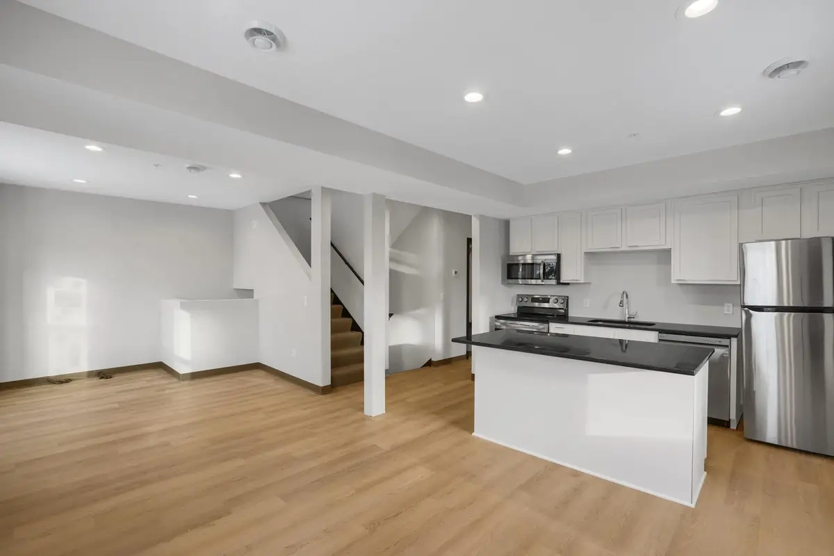 1129 8th Street Se, Minneapolis, MN 55414 - #1