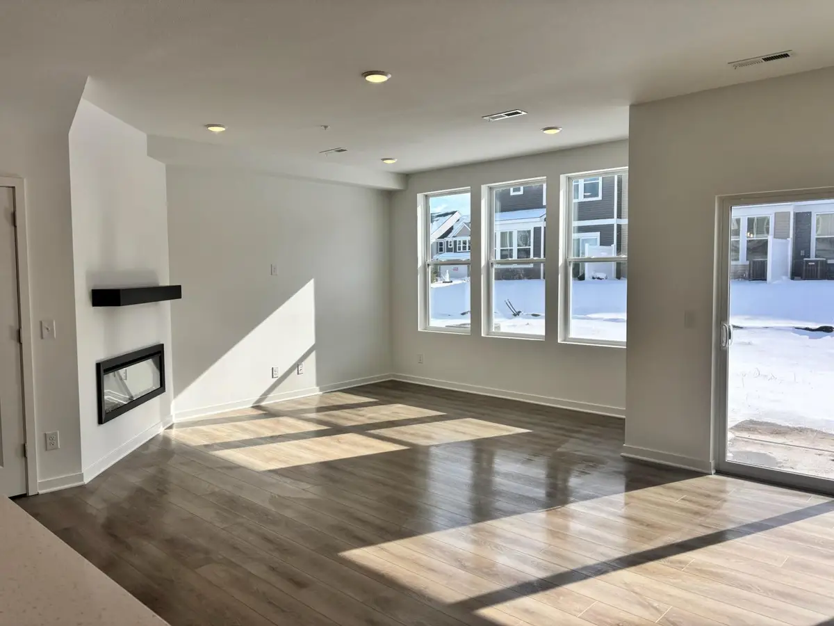 4760 Airlake Curve, Woodbury, MN 55129 - #1