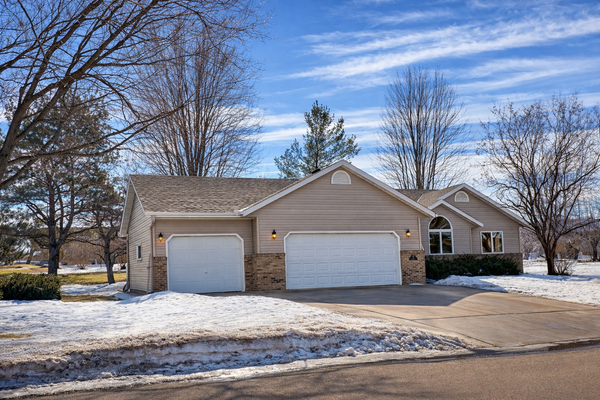 213 6th Street, Kenyon, MN 55946