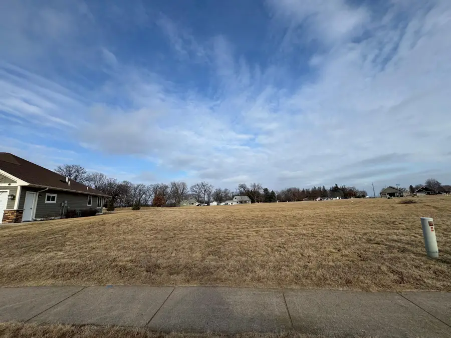 612 Crimson Way, Lake City, MN 55041 - #2