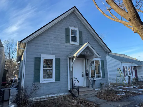 633 Parkway Drive, Saint Paul, MN 55106