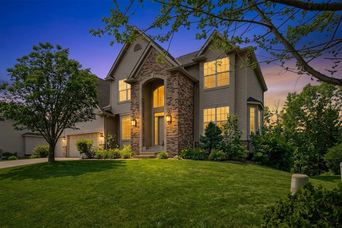 6340 Highland Hills Boulevard S, Cottage Grove, MN 55016 - #1