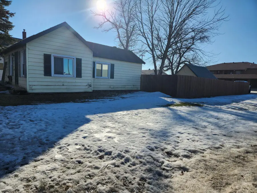 202 Langer Avenue S, Casselton, ND 58012 - #3
