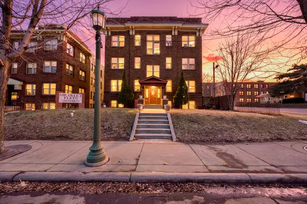 2218 Nicollet Avenue #1, Minneapolis, MN 55404