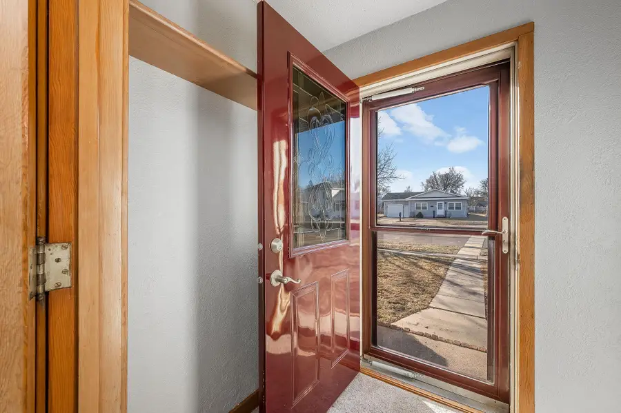 315 E 12th Street, Blue Earth, MN 56013 - #2