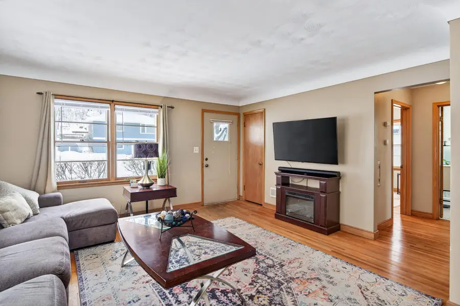 749 8th Avenue S, South Saint Paul, MN 55075 - #3