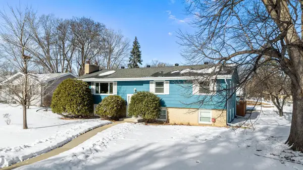 8400 27th Place N, New Hope, MN 55427