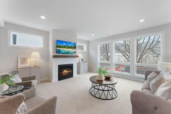 7682 22nd Avenue E, Shakopee, MN 55379