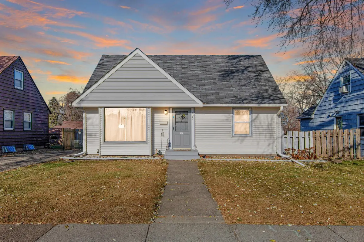 203 Moreland Avenue E, West Saint Paul, MN 55118 - #1