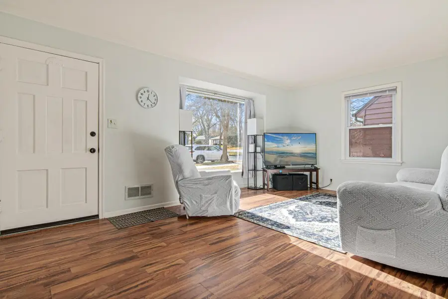 203 Moreland Avenue E, West Saint Paul, MN 55118 - #2