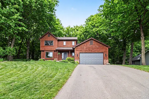 2714 Shadow Wood Court, Chaska, MN 55318