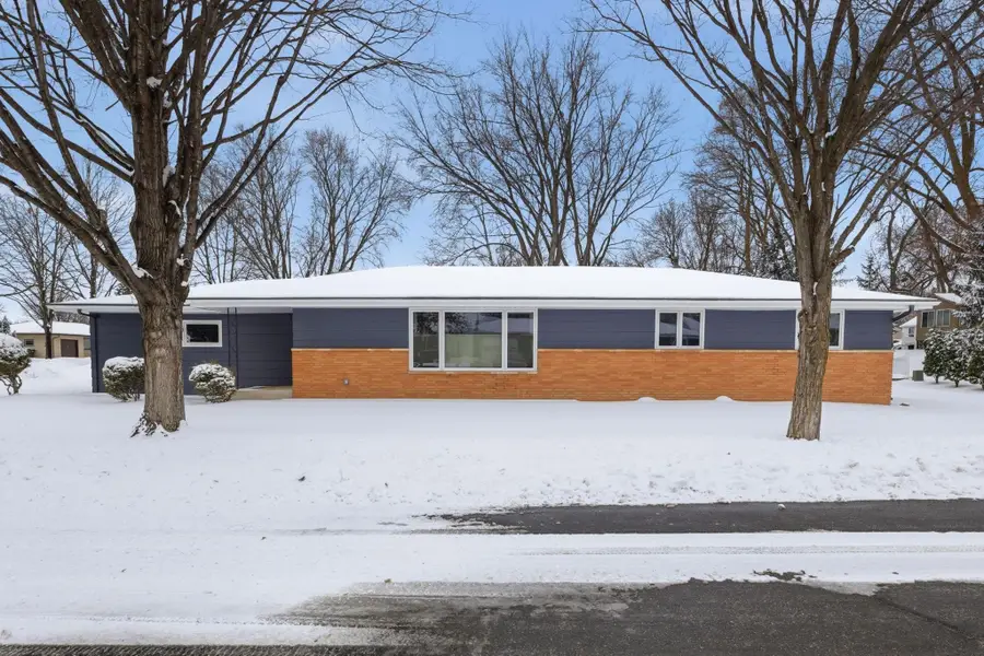 756 Maple Street Ne, Hutchinson, MN 55350 - #3