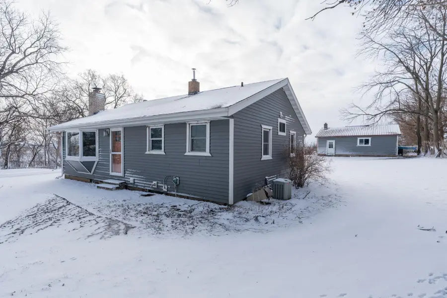 57821 300th Street, Winthrop, MN 55396 - #2