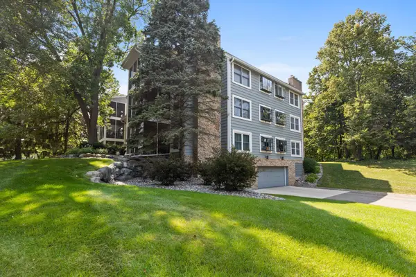 3000 Saint Albans Mill Road #103, Hopkins, MN 55305