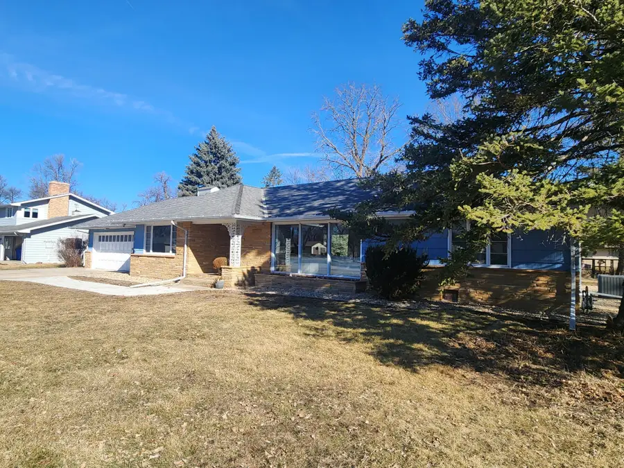 607 4th Avenue Se, Pipestone, MN 56164 - #2