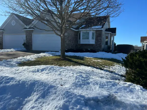 14326 Peninsula Point Drive, Savage, MN 55378