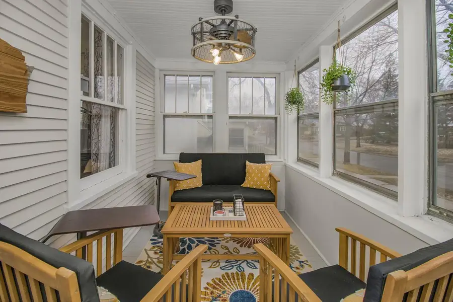 1055 Englewood Avenue, Saint Paul, MN 55104 - #2