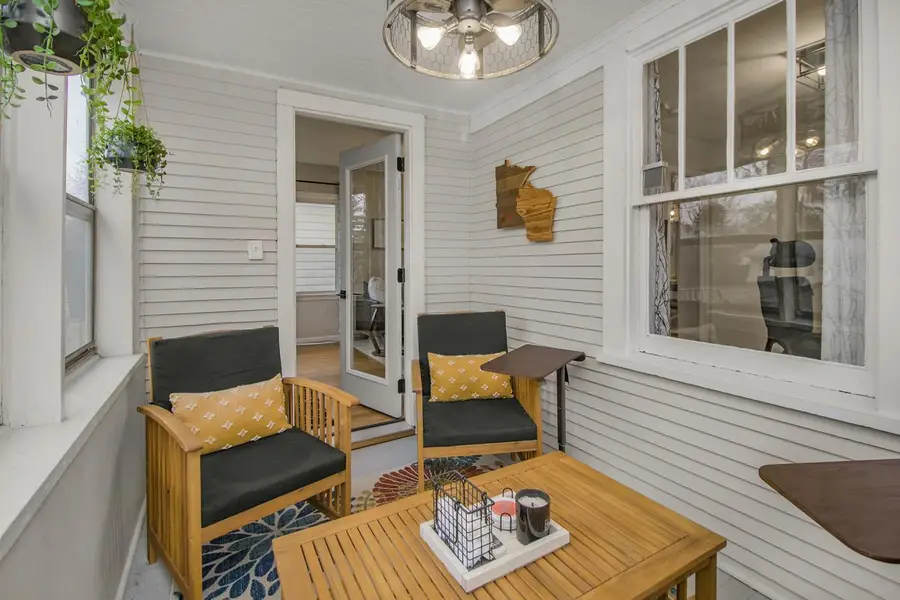 1055 Englewood Avenue, Saint Paul, MN 55104 - #3