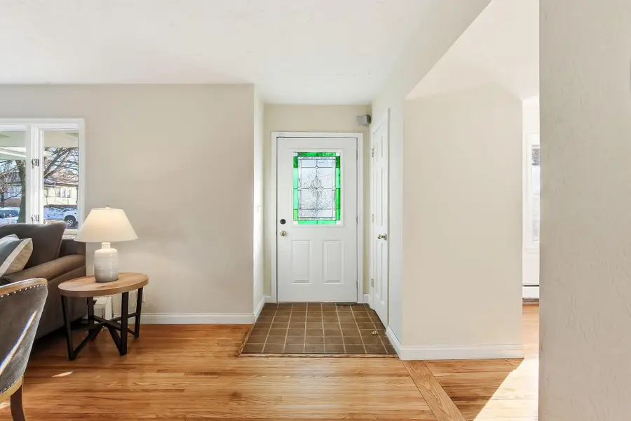 795 Hyacinth Avenue E, Saint Paul, MN 55106 - #3