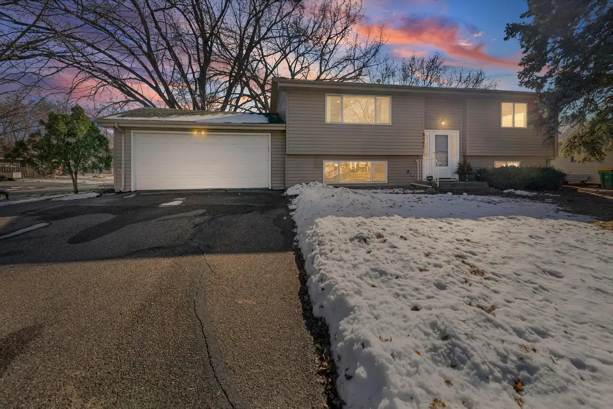 8401 50th Avenue N, New Hope, MN 55428 - #1