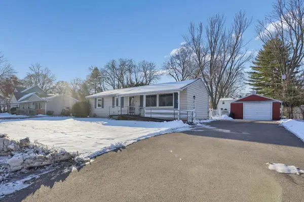 2174 County Road F E, White Bear Lake, MN 55110