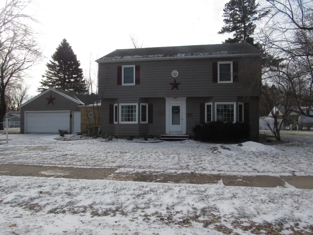 405 Clary Street W, Worthington, MN 56187 - #1