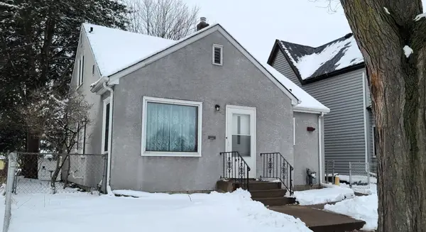 896 Jessamine Avenue E, Saint Paul, MN 55106