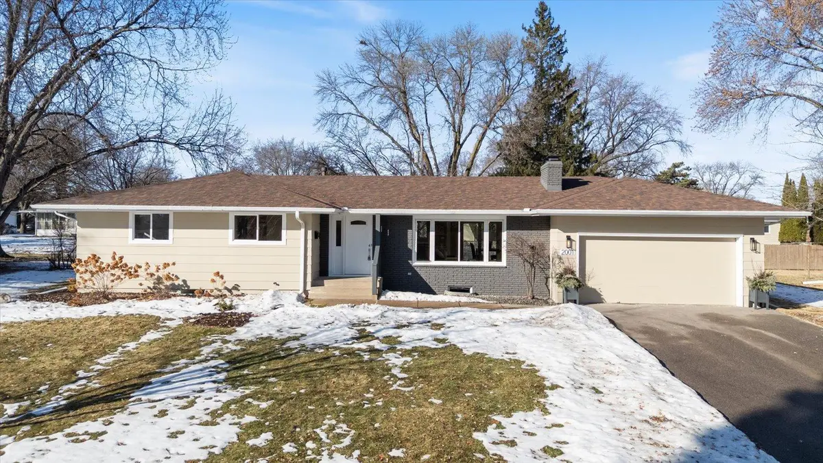 2001 Rhode Island Avenue N, Golden Valley, MN 55427 - #1