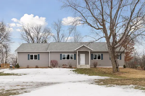 153 Elm Drive W, Carver, MN 55315