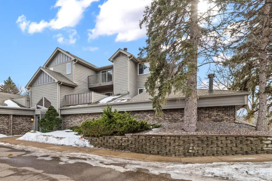 2160 Ridge Drive #32, Saint Louis Park, MN 55416 - #2