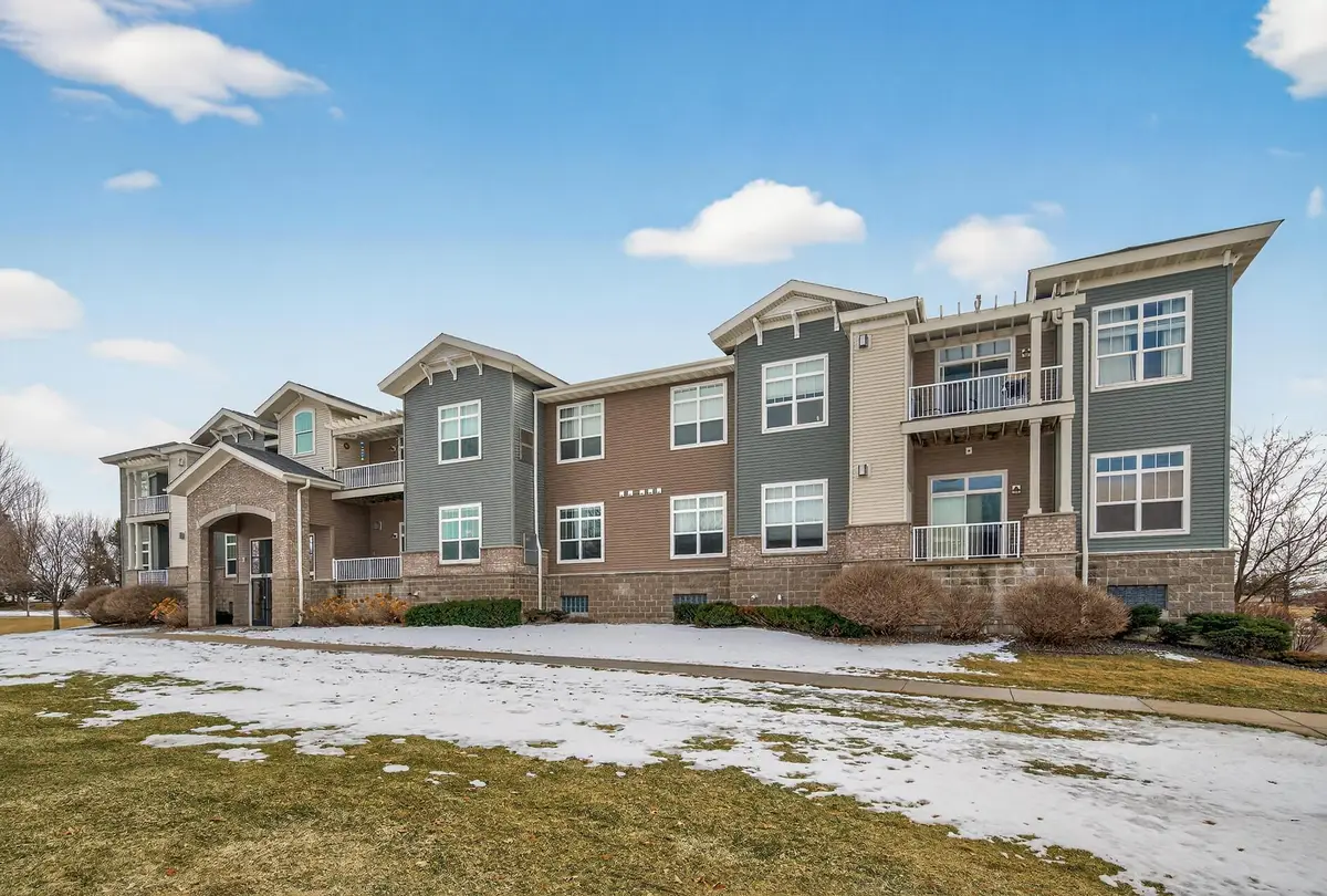 17393 72nd Avenue N #102, Maple Grove, MN 55311 - #1